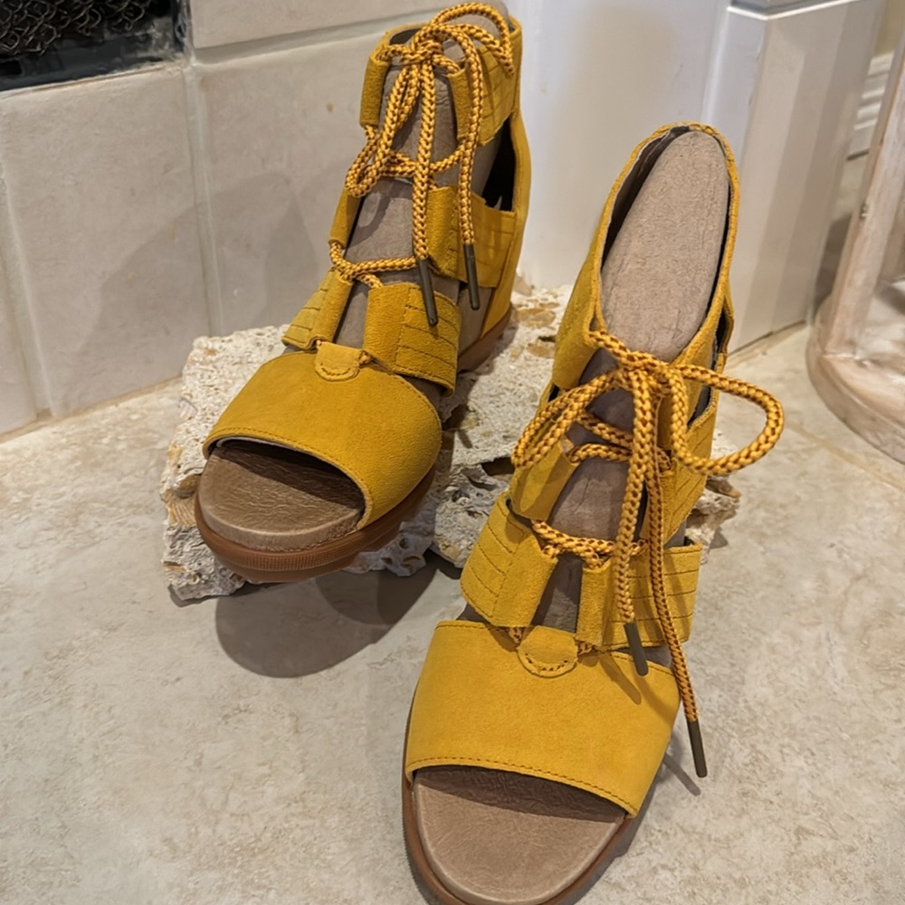 Sorel Joanie ll Lace Wedge New Condition In Box - Picture 8 of 16
